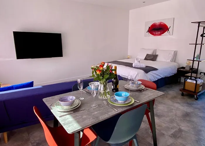 Dalgety Bay Luxury Studio Apartment